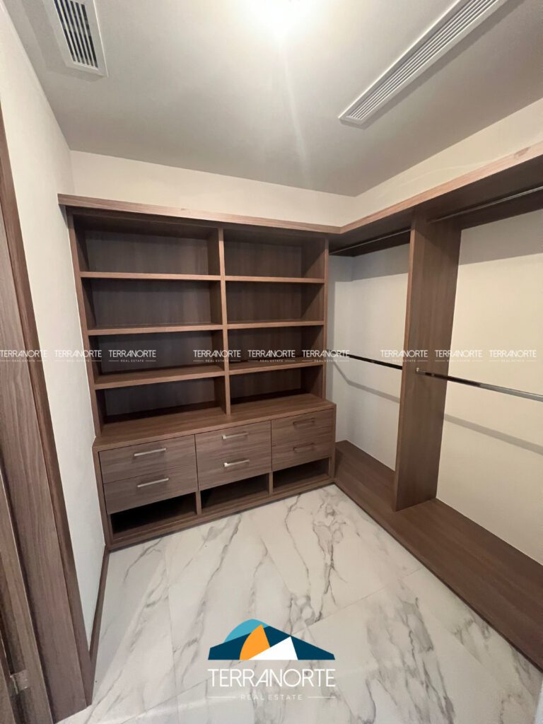 0F20E4B9-D858-4D15-B048-767517219472