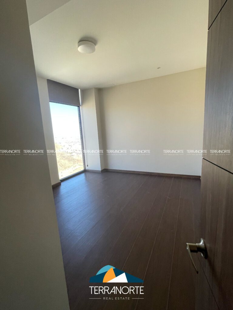 1E631F40-BFD2-45D5-9771-C67300BF8785