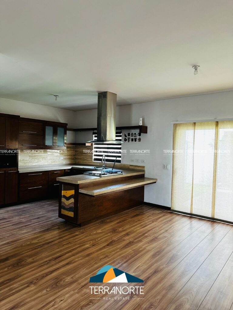 1EB55210-D324-4DE6-B15A-B5BD394589AB