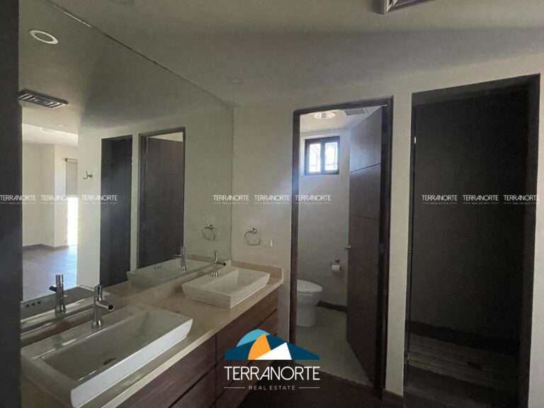 3A070AAA-DFD8-4A85-9113-855488785C87