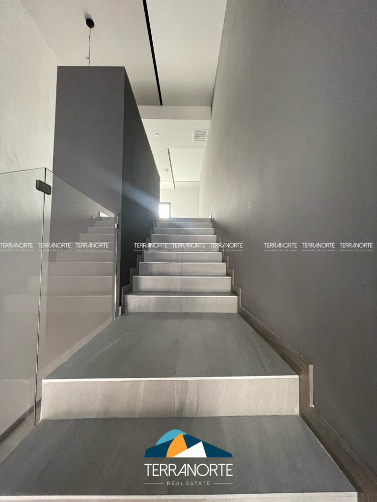 41930B38-69AA-4524-96AA-69B212DCA7F8