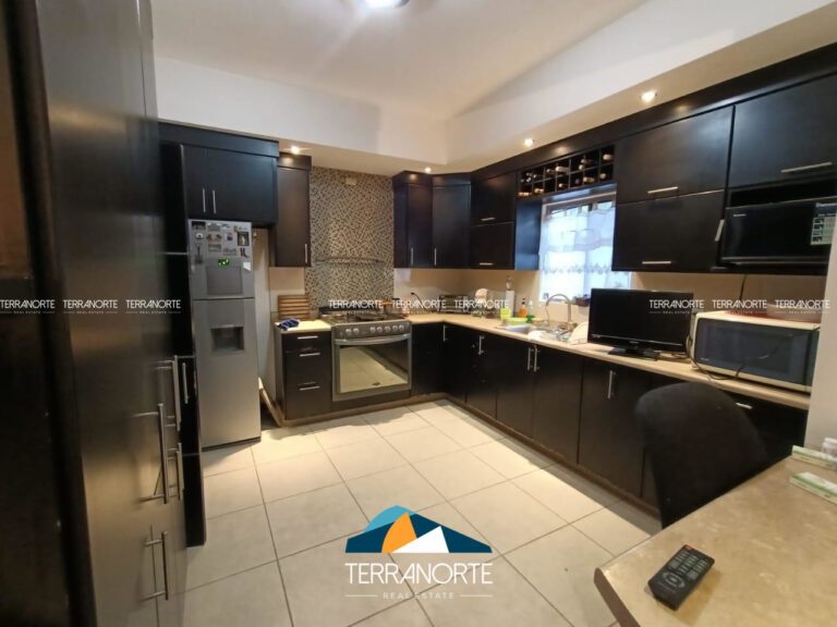 4702EBAF-F02B-41F2-9D79-4B3A9362E938