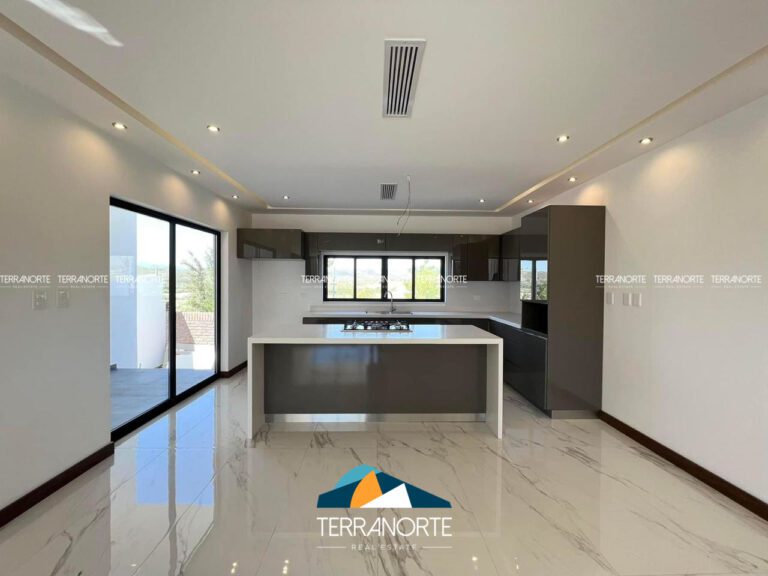 79643272-C769-4C5F-A3BA-ED186739FA6C