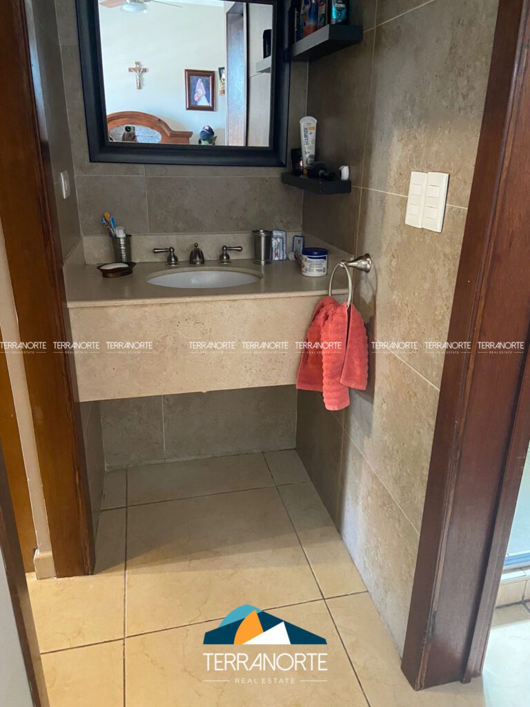 95CCDDA4-EB81-4FA9-9DF3-1559C02F9885