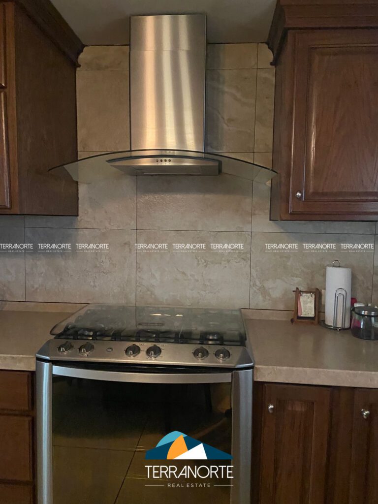 BDCFF9AE-4985-4BFF-9980-179CD508573D