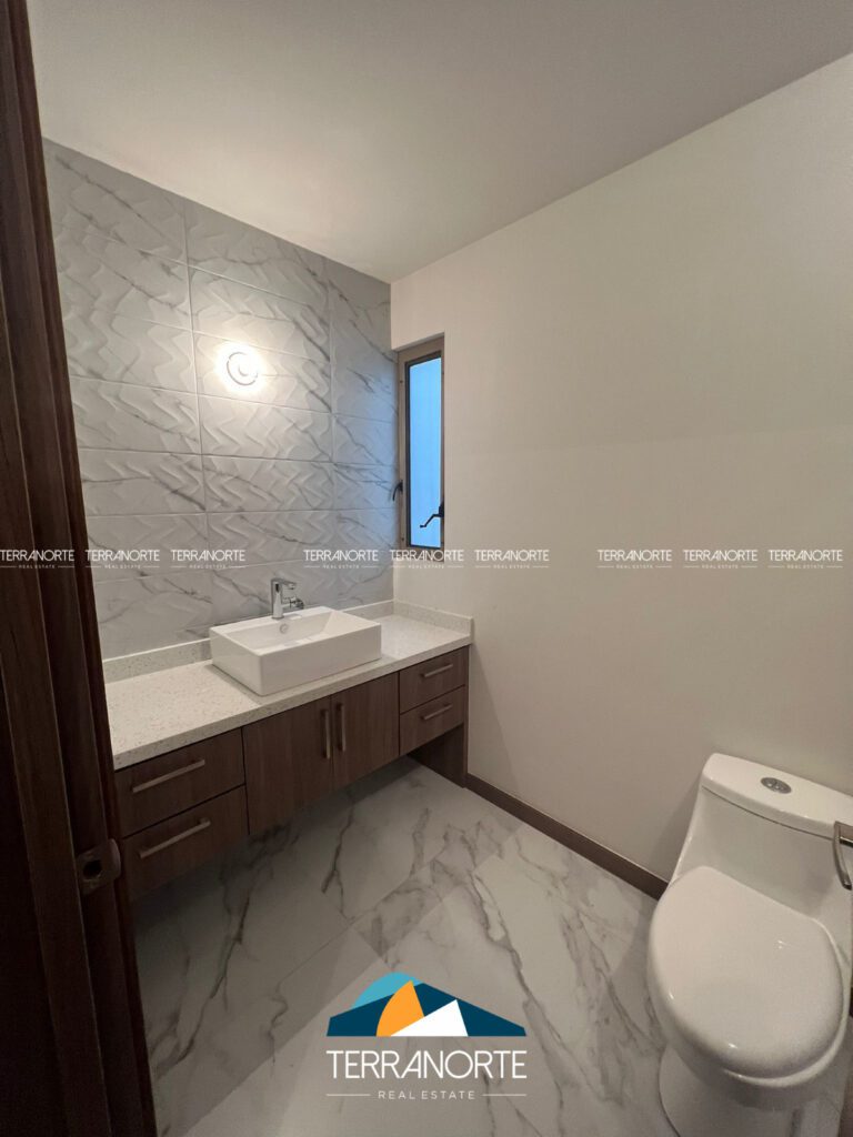 E728310D-5E3E-41B9-8A64-CBD0A96CA8A9