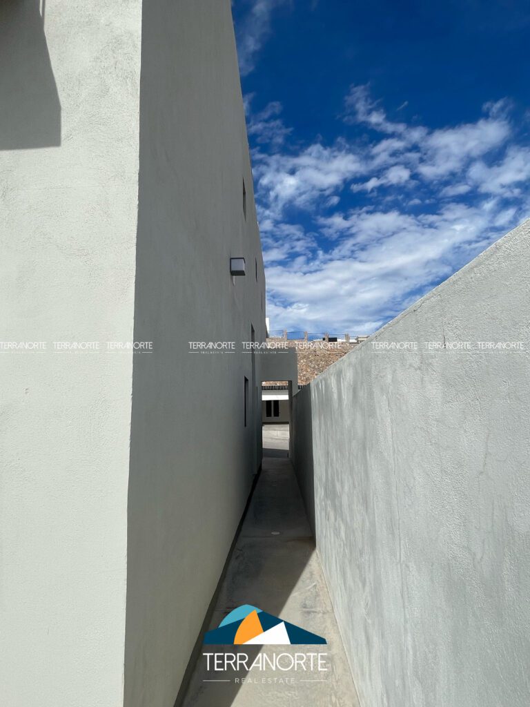 F24E4329-69E3-4B69-B6F2-11075E127679