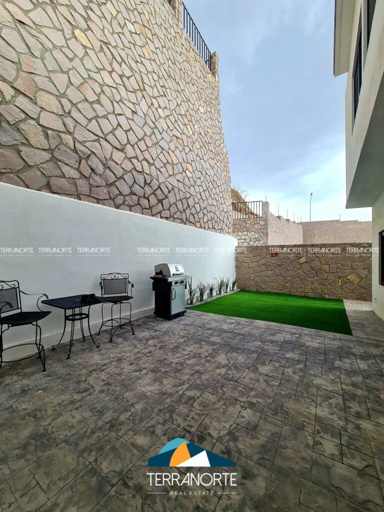 005EBD87-37BB-4F5B-8B14-5DBAA3240451