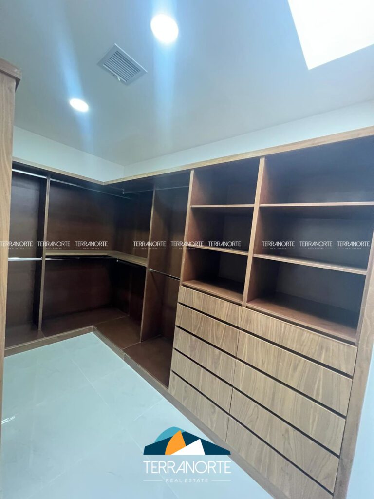 0B526FDA-F27D-4EA9-947B-5D33F0B7B364