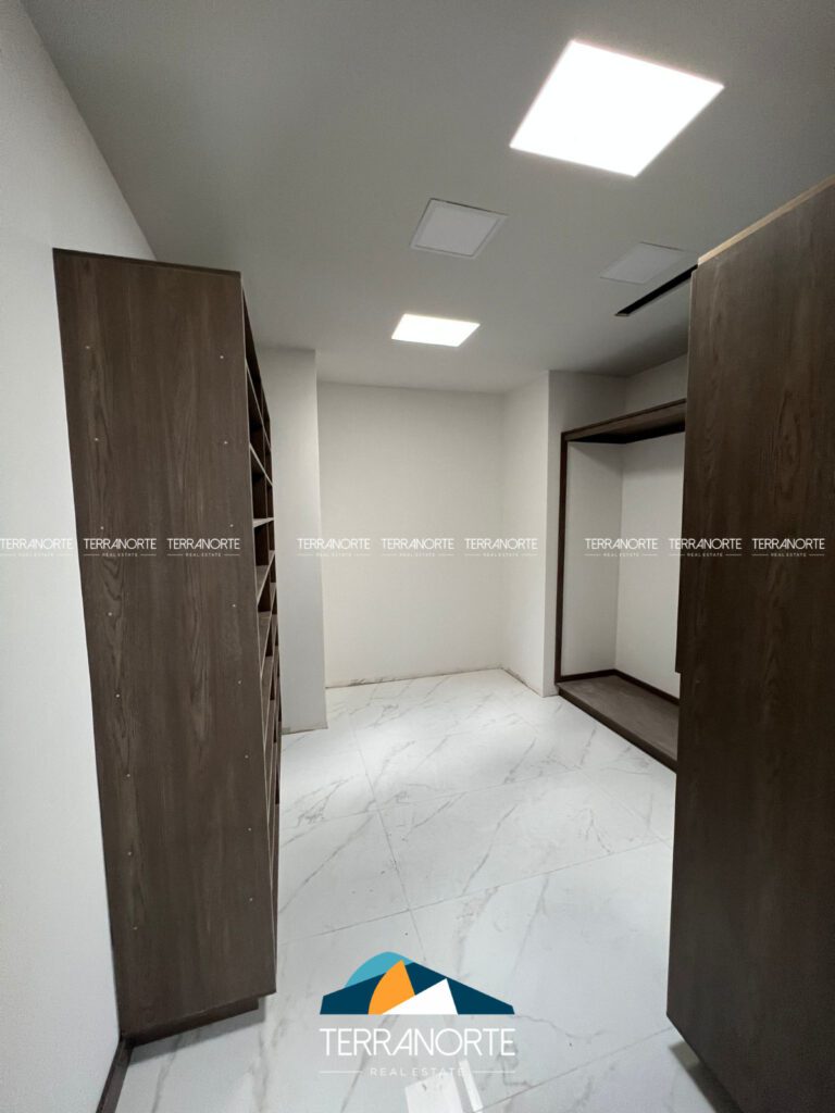 0B9E70B7-58AD-481B-83D1-9258B8E35C34