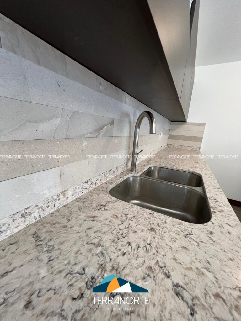 1185F83C-46EB-4357-A7E4-3EA0F199D1FE