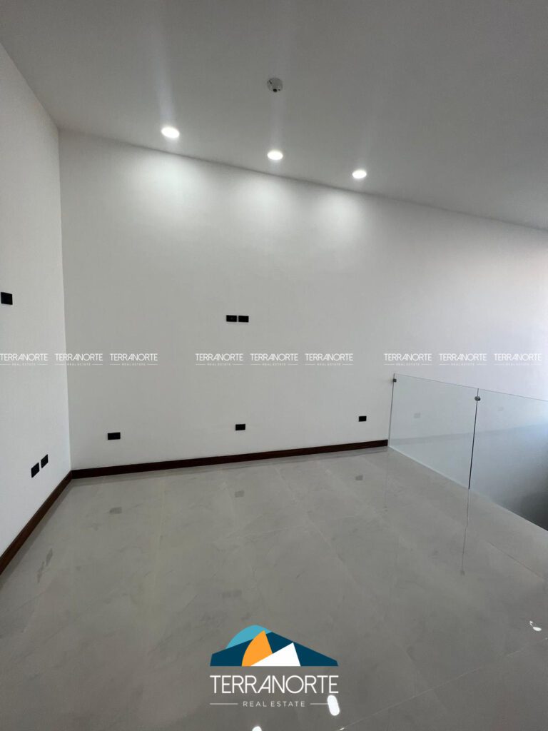 13F3D499-FD0E-4C1A-9FB0-C5BDB26E7C47