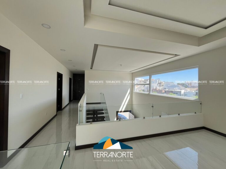 1639420F-0EB0-4814-9BEB-02E119B3D796