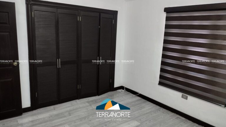 1C737E5A-A814-4CDB-8F32-5E70E3FC75A4