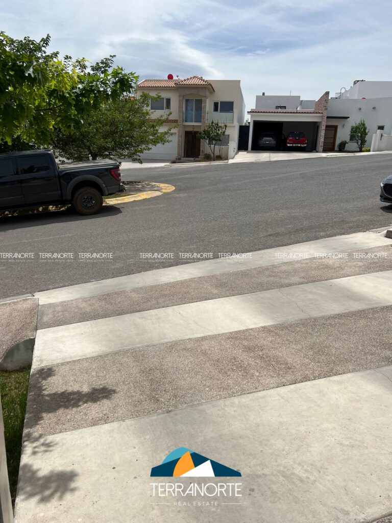 20DA9E99-75BD-4016-BA5C-DC9CE5D84EBC