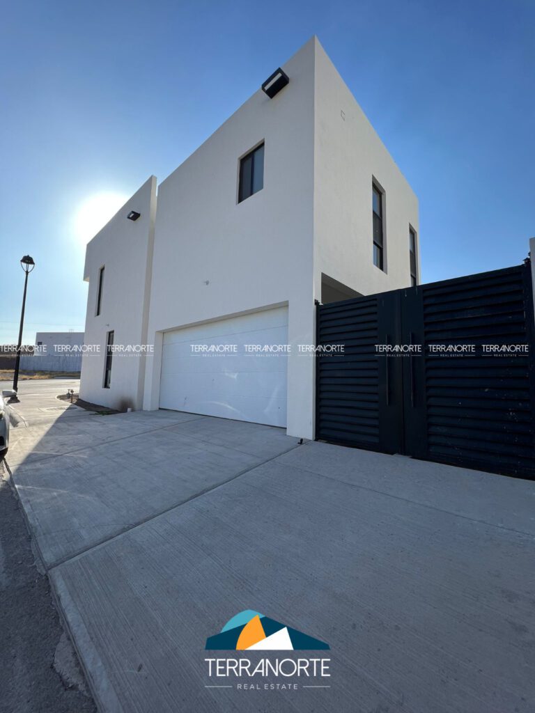 23118A11-0515-42FF-93DB-C1F7347F5AAC