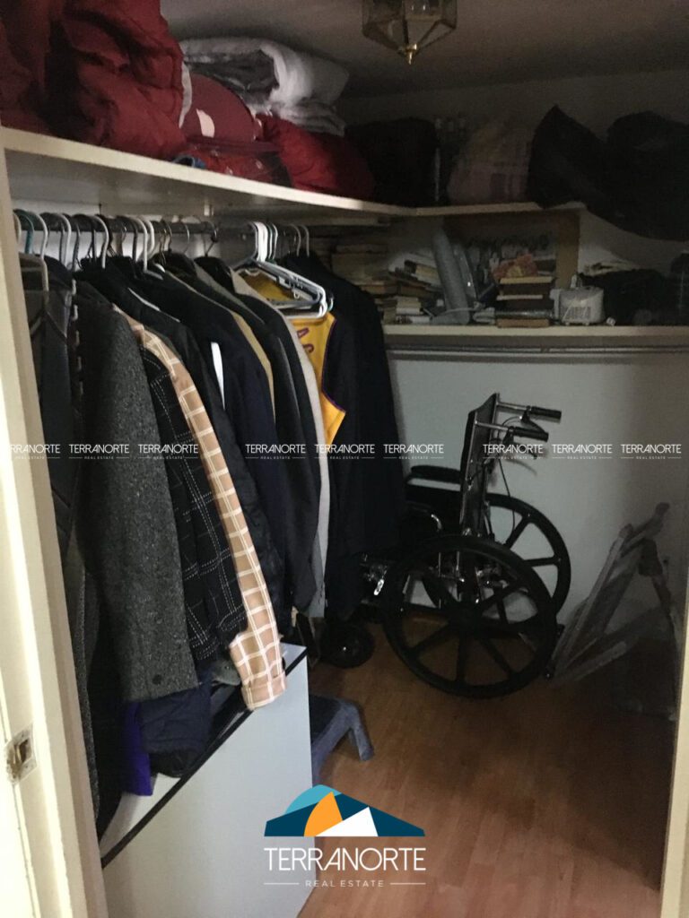 23EFB842-8B88-440D-ADFF-4C29E7F235A1