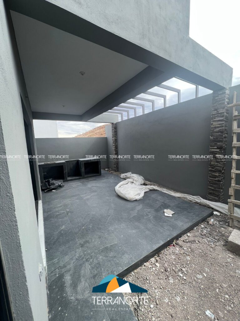 27B650BC-F177-4495-B3B8-5E010413AA78