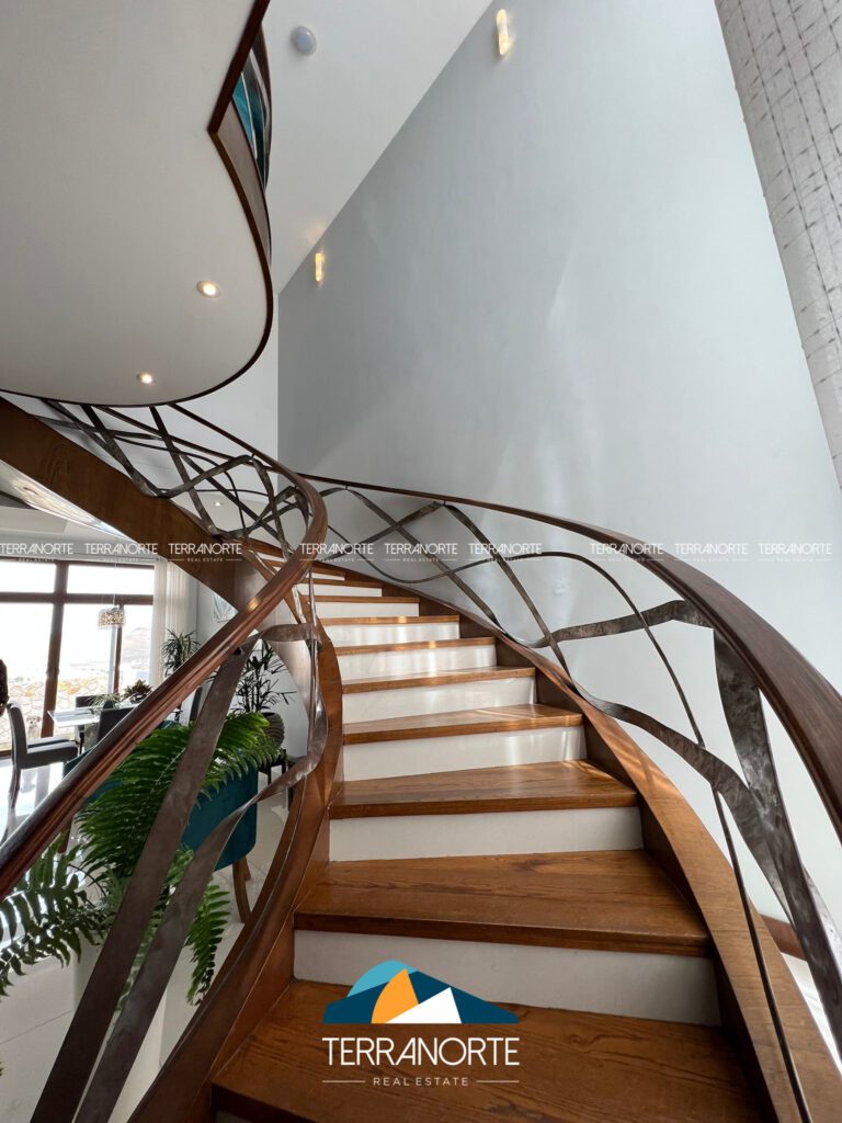 2E096C80-5F63-4DA8-B14A-4D2F4AFF1D64