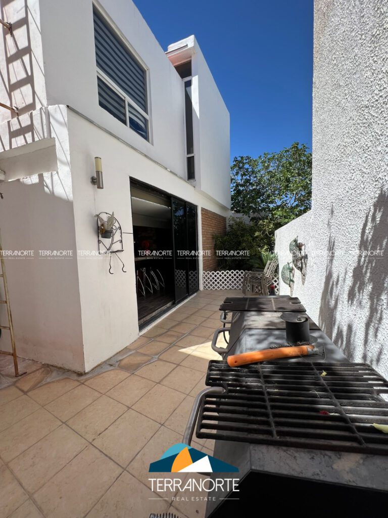 32DBC197-39F7-4467-AEF1-67A3BBA41CE5