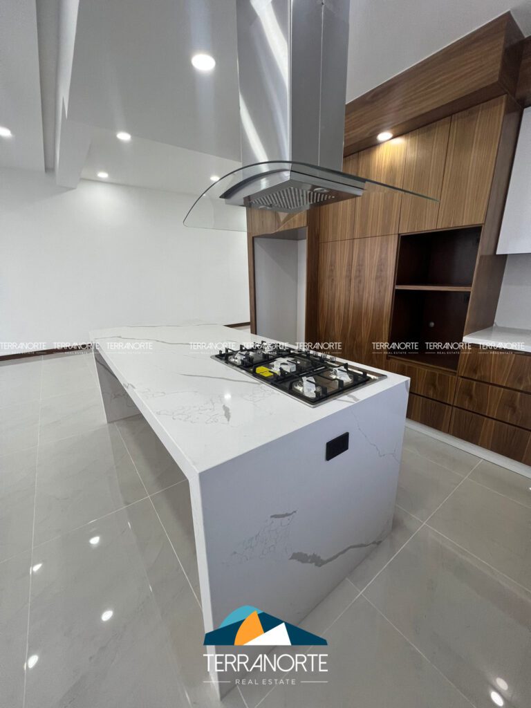 3AC6A35B-33CE-4C75-A69E-99B5334E8C25