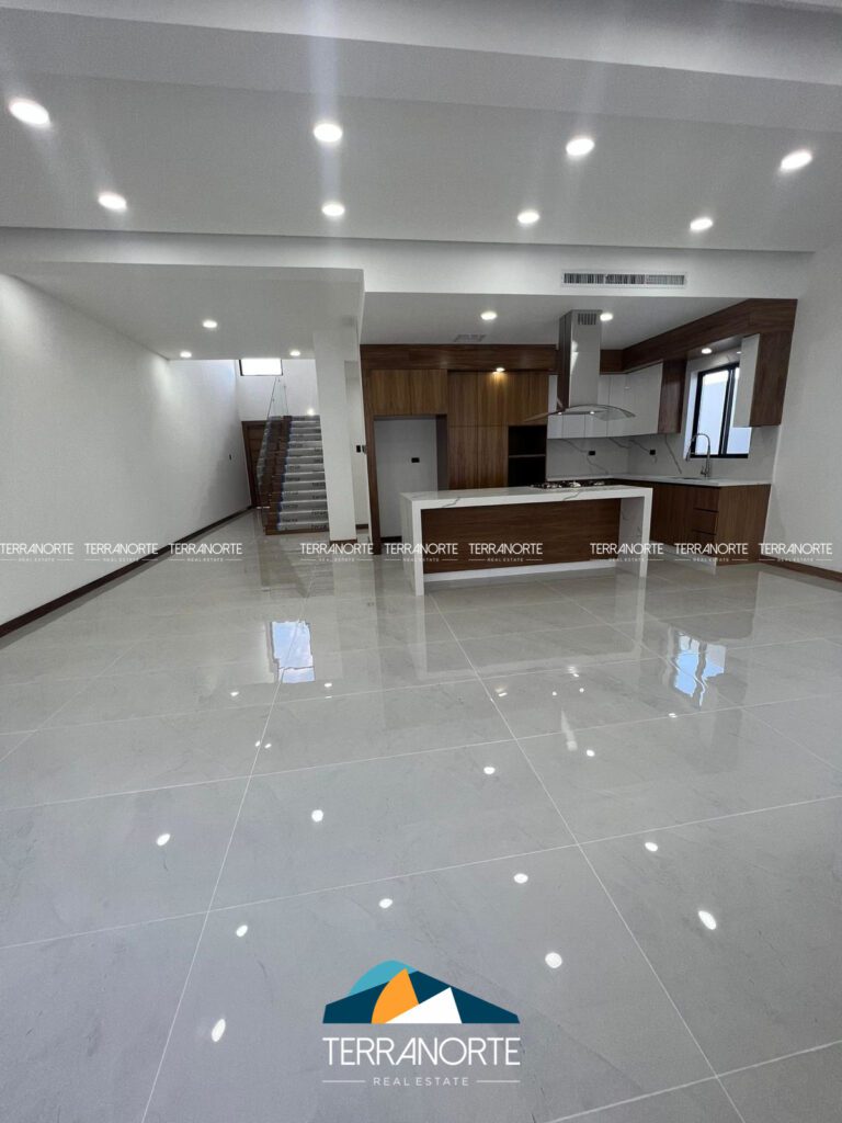 4273A9B3-5DD6-45FB-B347-0C40D2D9C294