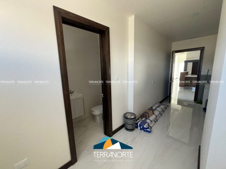 4421E64D-615A-4A68-8DAA-8C903A79BB82