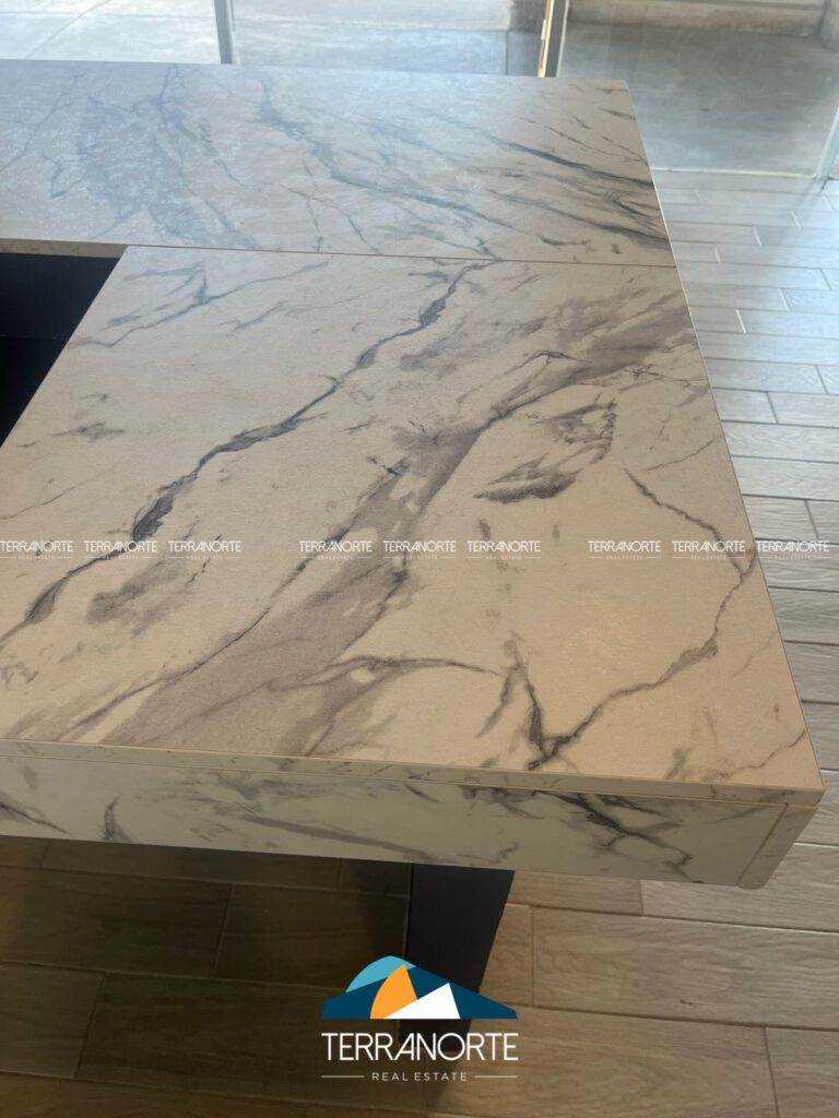 48700F8C-272B-4B28-B264-9D1B7890DDBF