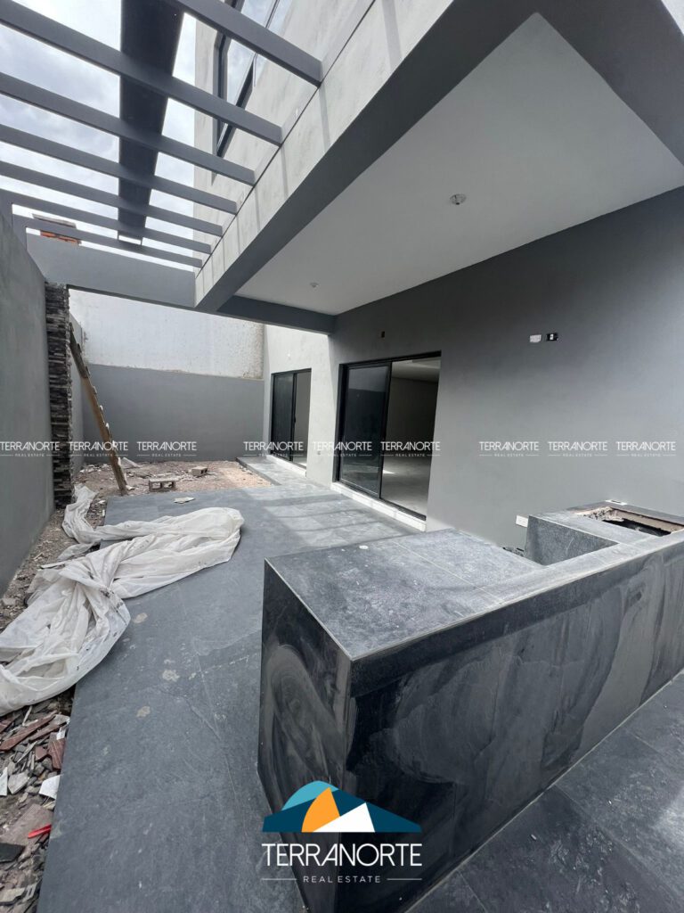 4B09E1A8-F963-4975-9C06-EA6376AFFFA5