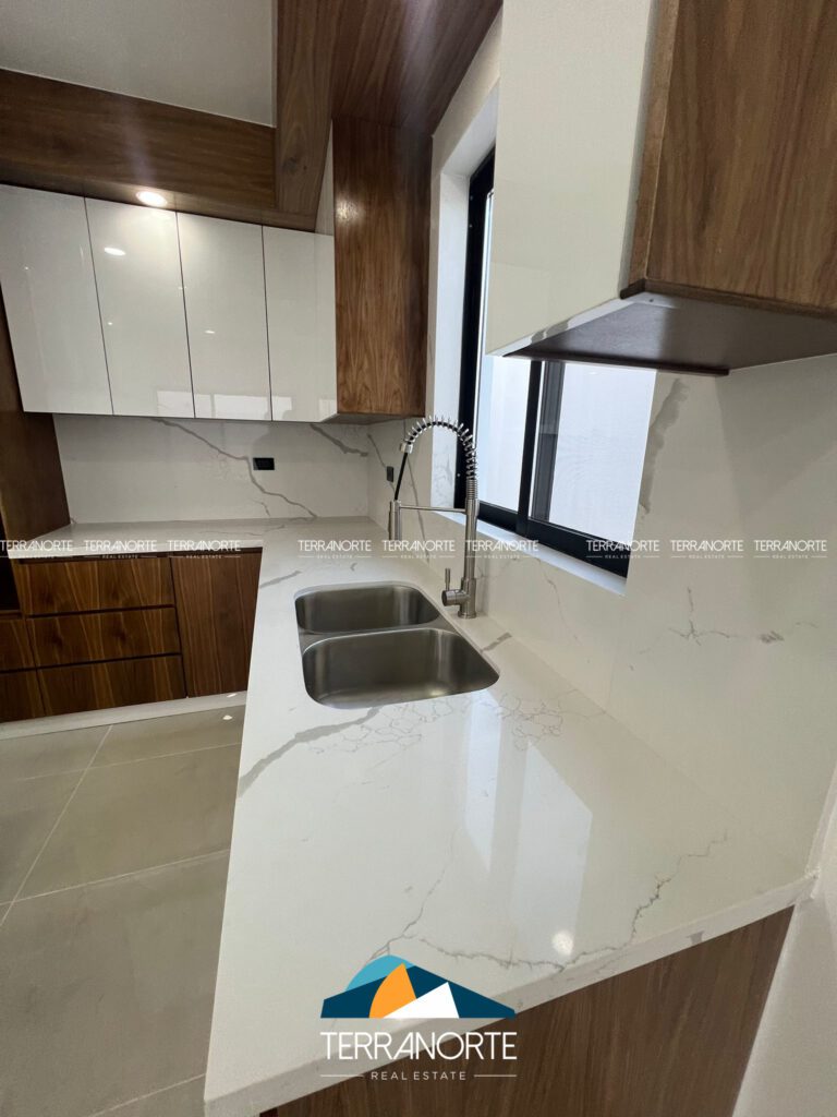 4CCE7F3E-BAB4-43D3-B2BD-59BA6CA9B125