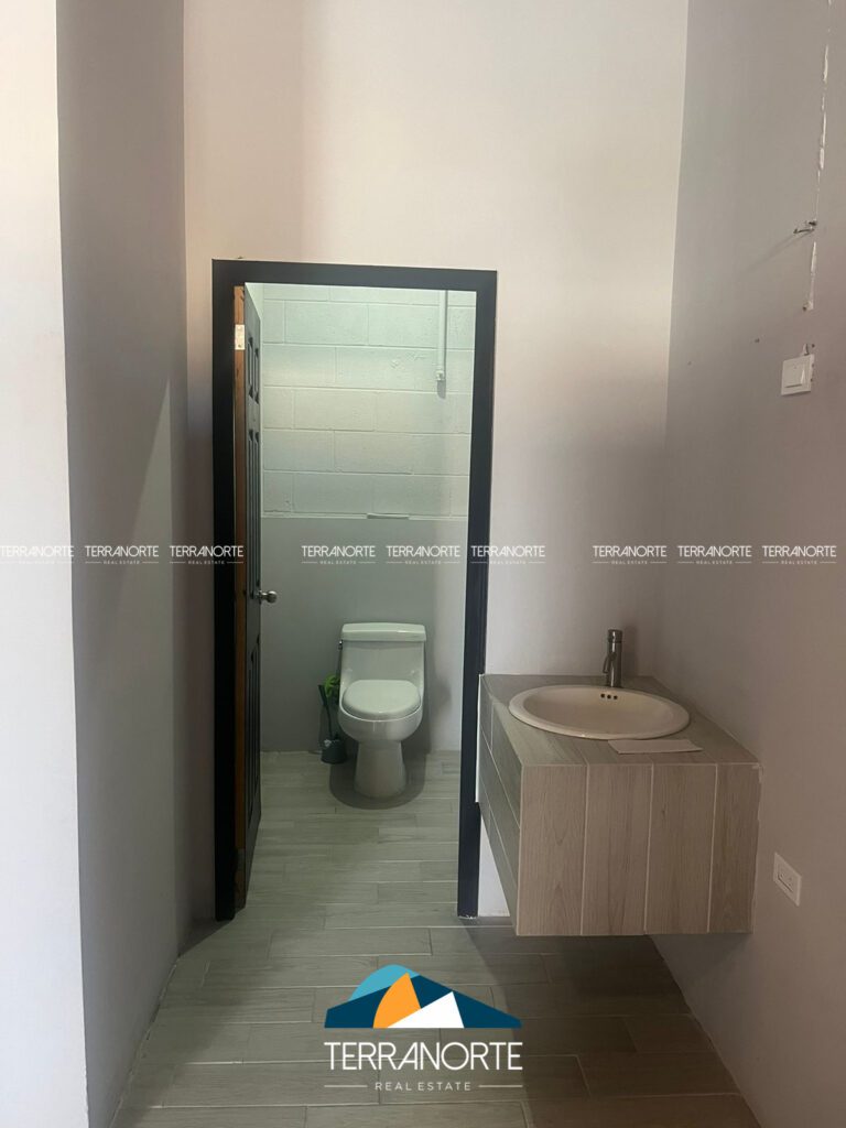 58E8C161-DF2A-44FE-983E-71E5957BC2F8