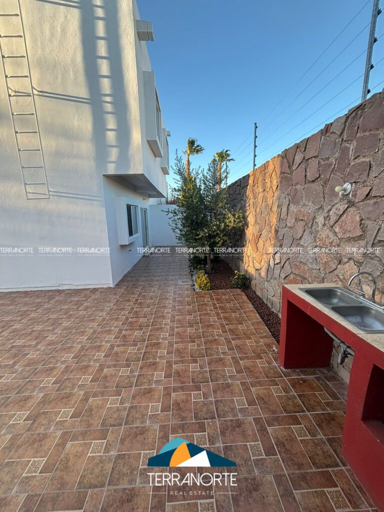 6BAE0E09-C440-4540-A87E-C8CF214AD559