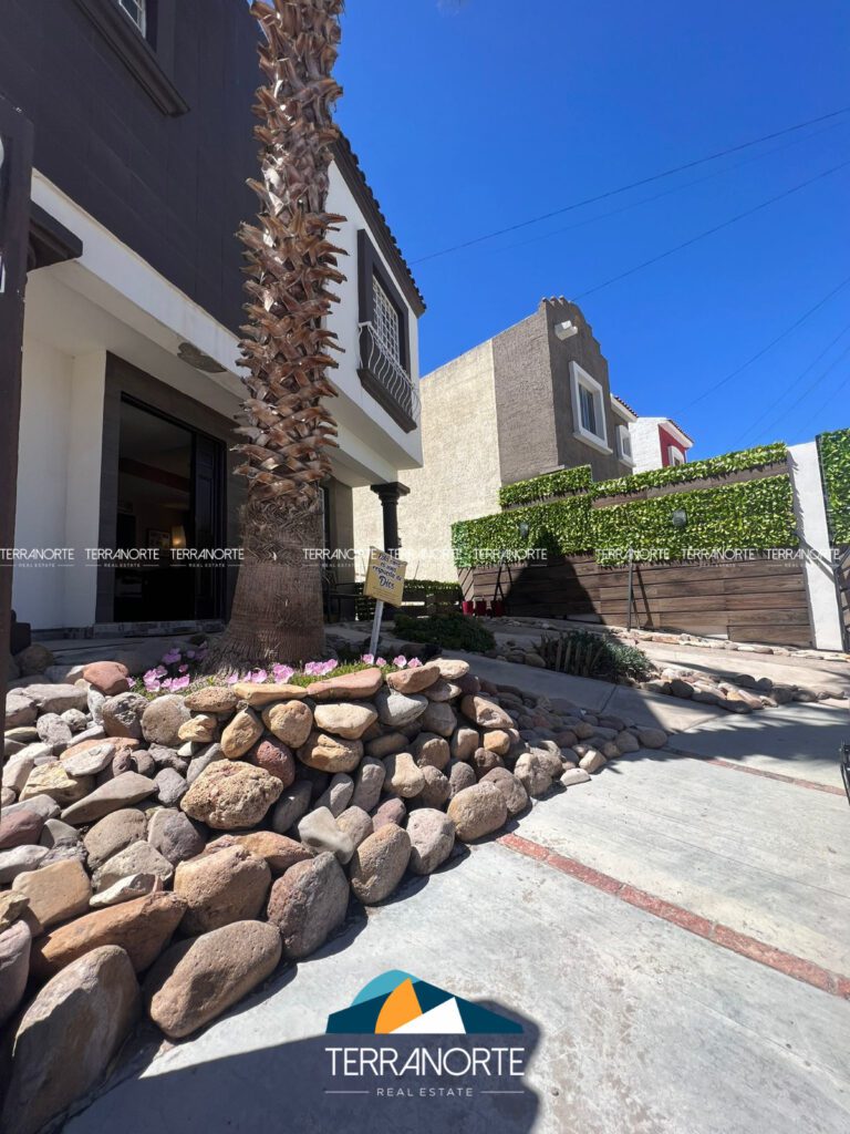 7B70BB79-ABF9-4CE5-85F3-77D5BA17F9C4