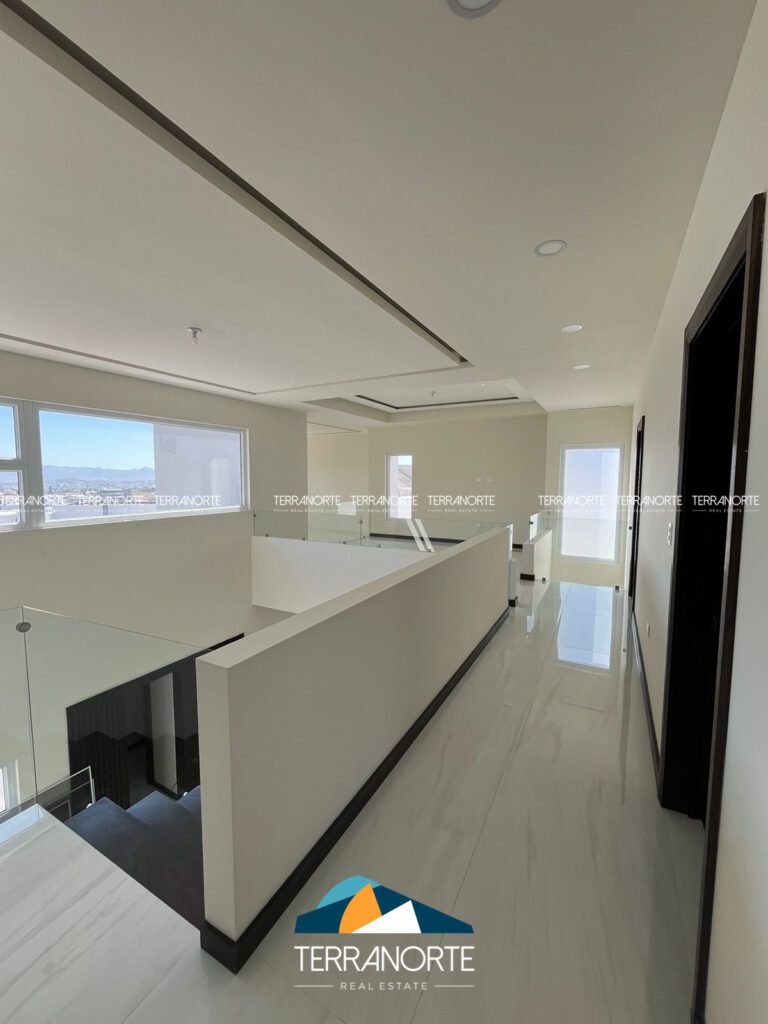 7E8FD113-C83D-4C26-BAAF-4965BC1A95F9