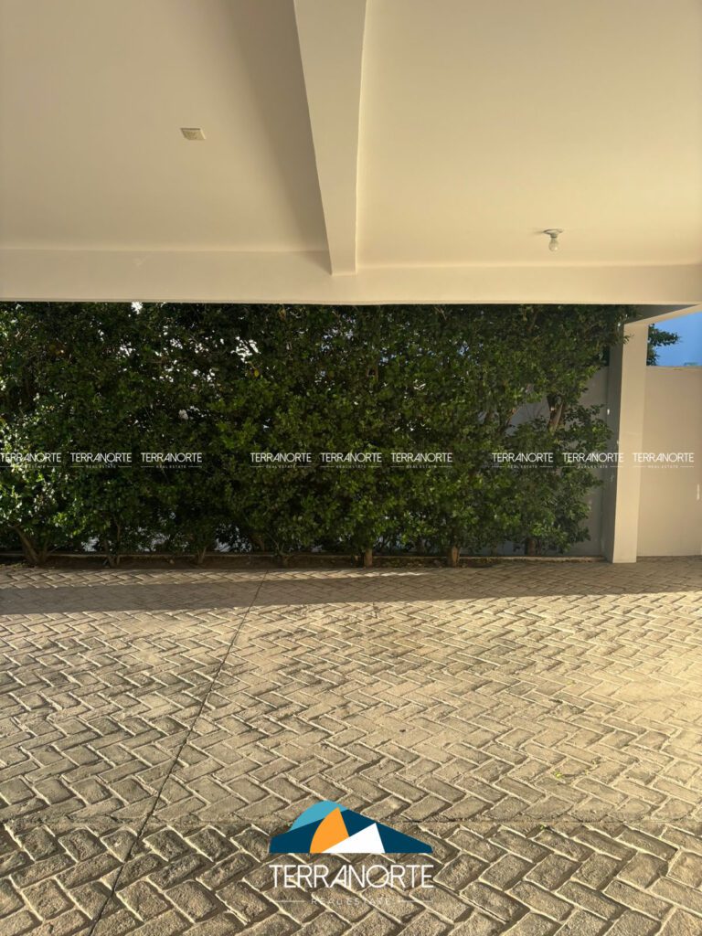 7F18D68F-EB22-4704-B195-476B65FC12F5