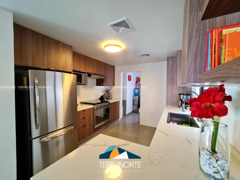 8C5BFC79-57F2-4E66-AD08-643C6A4CD054