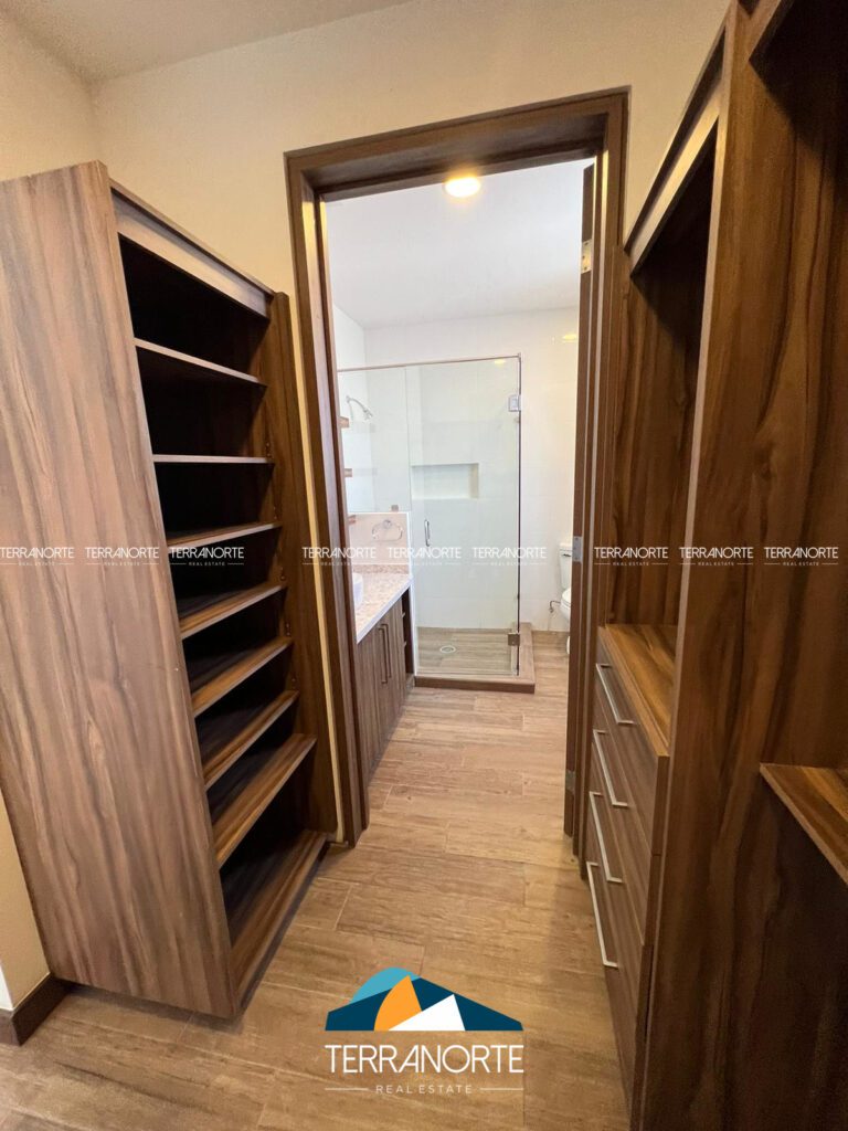 8CD0E280-F39B-4B96-B536-B7C978BF8EBB