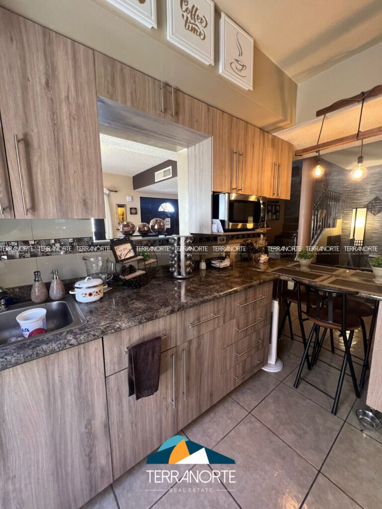 9E038929-11AF-4F9B-8239-9D3D687D1809