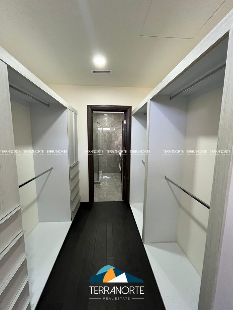 A786E0F1-BDE3-43F4-8FE4-FC2828A8AC9B