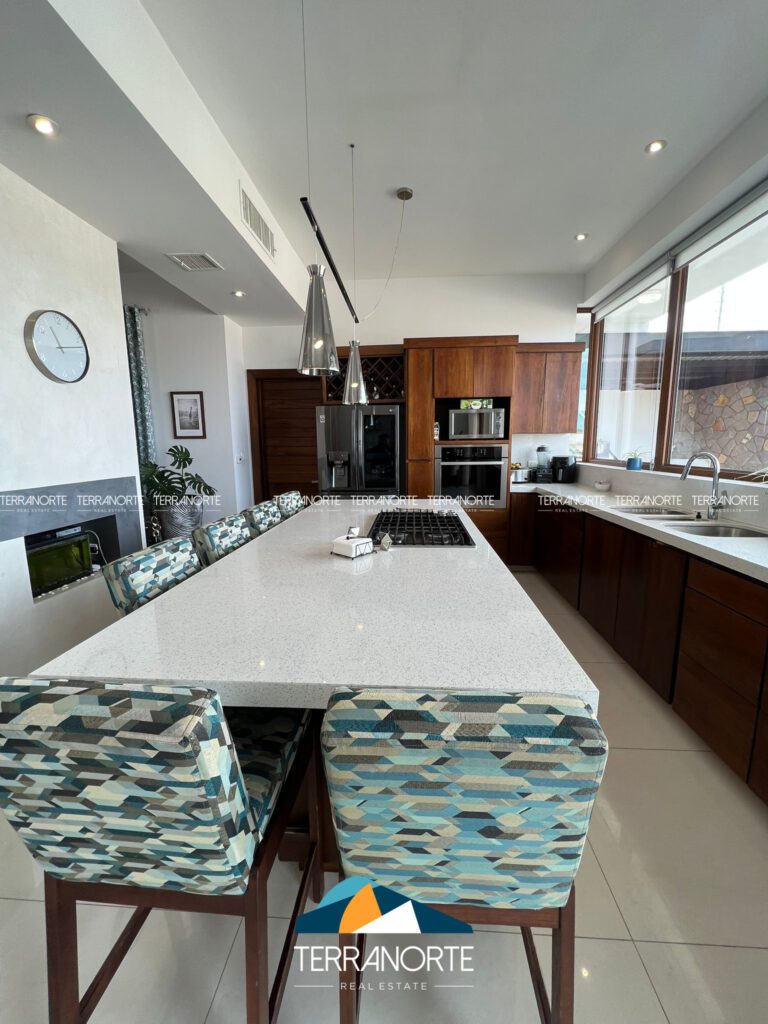 BA654227-93DB-41C3-8E5B-A7140D4E5442