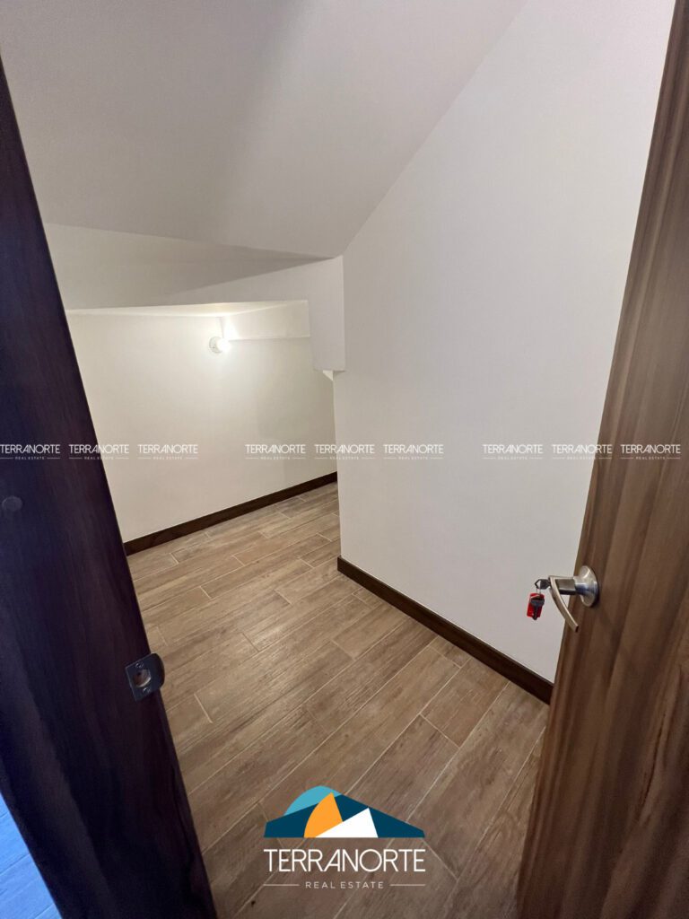 BC4112C7-D666-4E03-B963-2D4AAE08D8E3