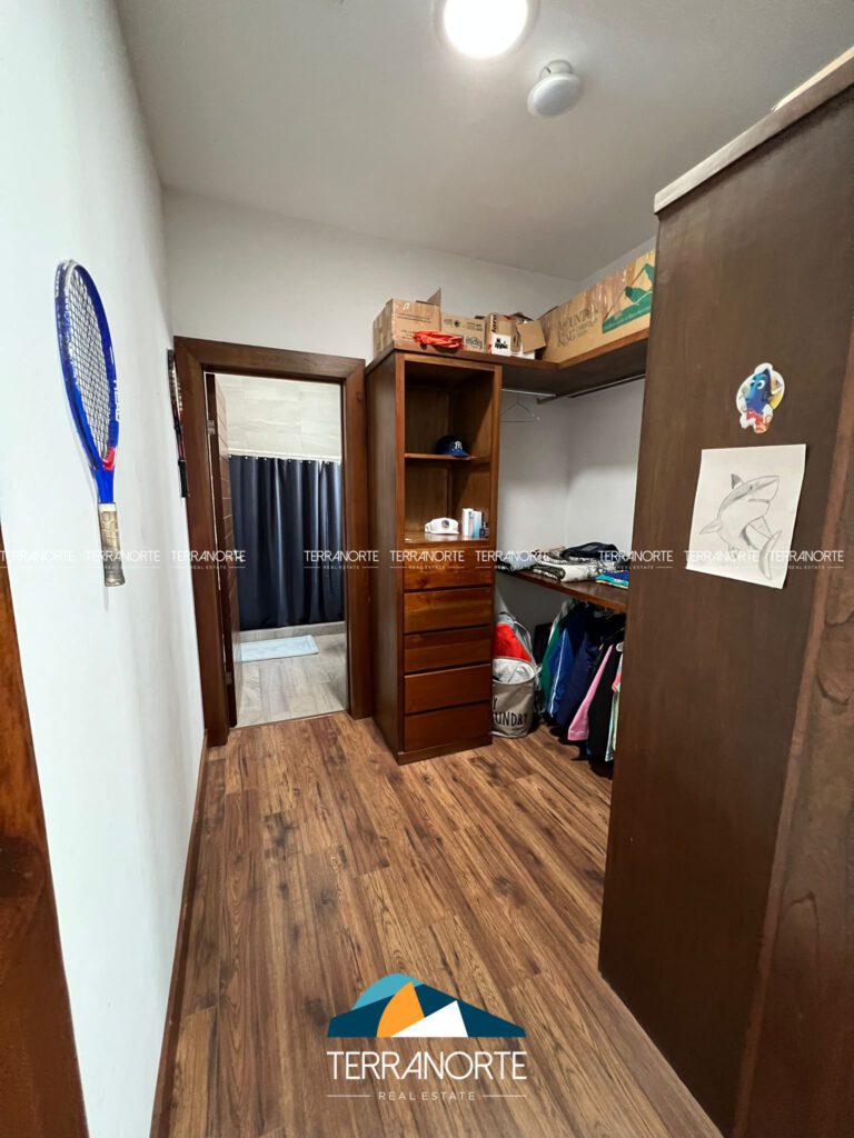 C1B53DDF-76A4-452C-BA2B-81E6D170EBBB