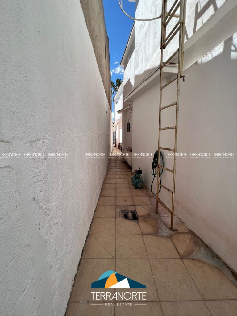 CAE88D53-F326-45A3-805C-BF6397B26D2D