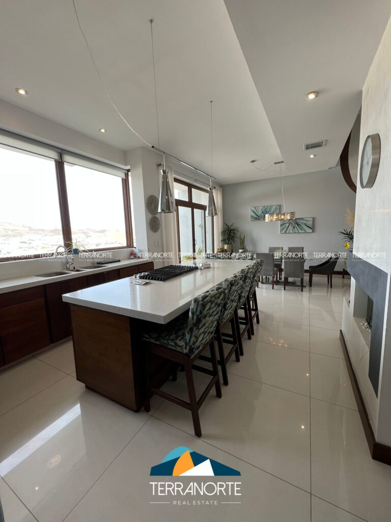 CEAFEB29-8E4F-4218-BA38-6659EC744F42