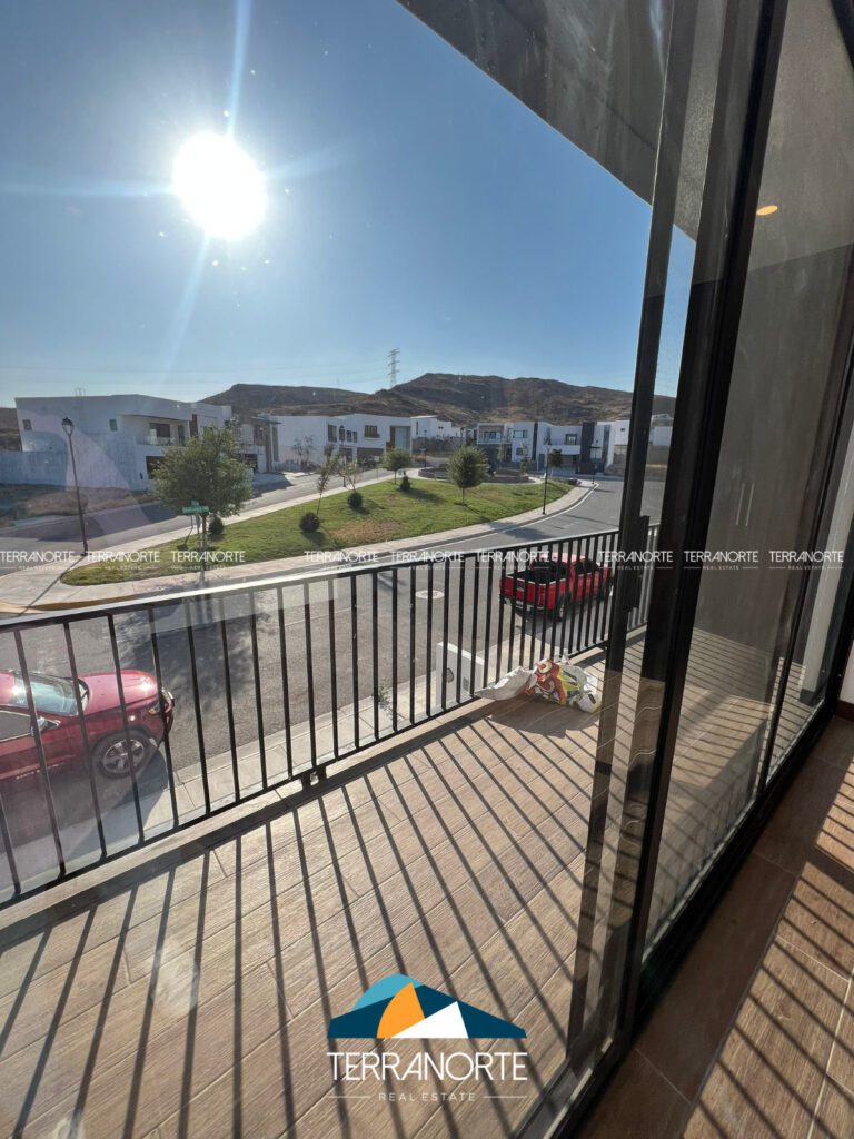 D2E6D301-3FC1-42D0-A39F-688AF58A07E1