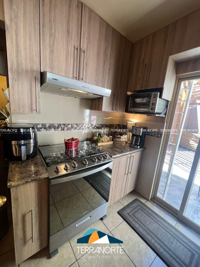 D6D04760-8E16-4737-AF34-17B322ED35AB