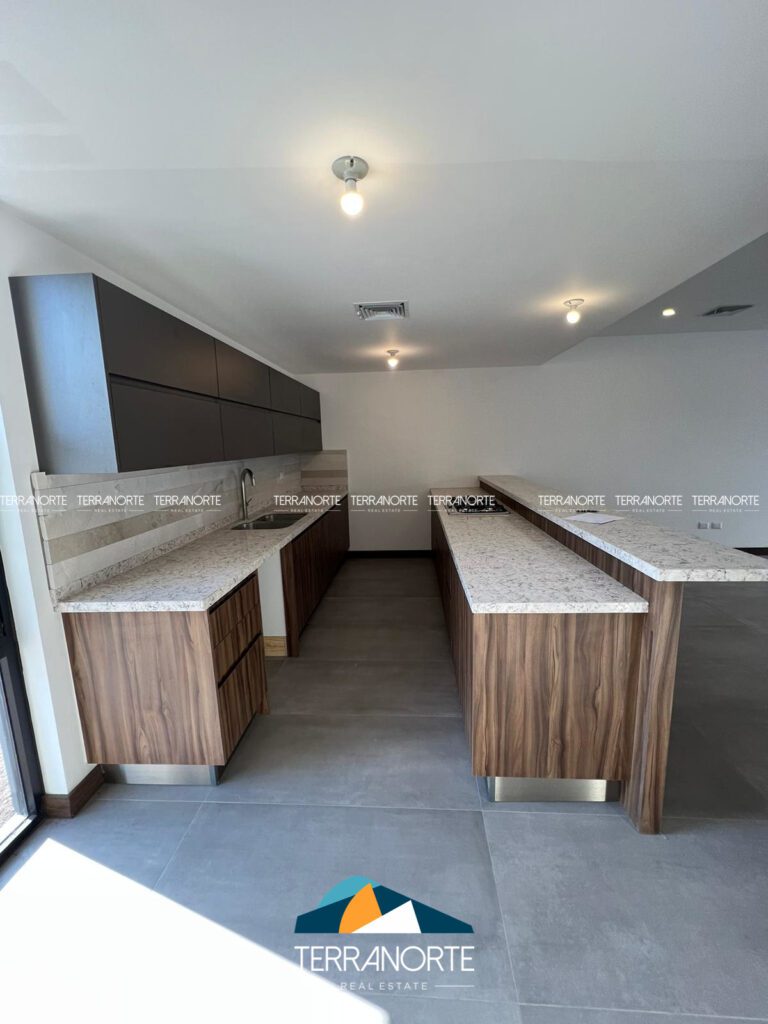 D76FF0CF-D9AA-454F-B621-2318FA1E9AD5