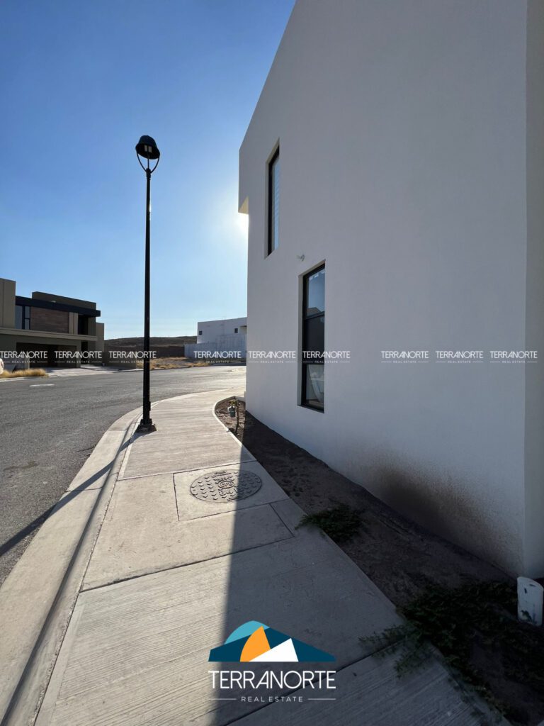 DA4562B6-0D74-4673-ADAC-9DBB2C5392CD