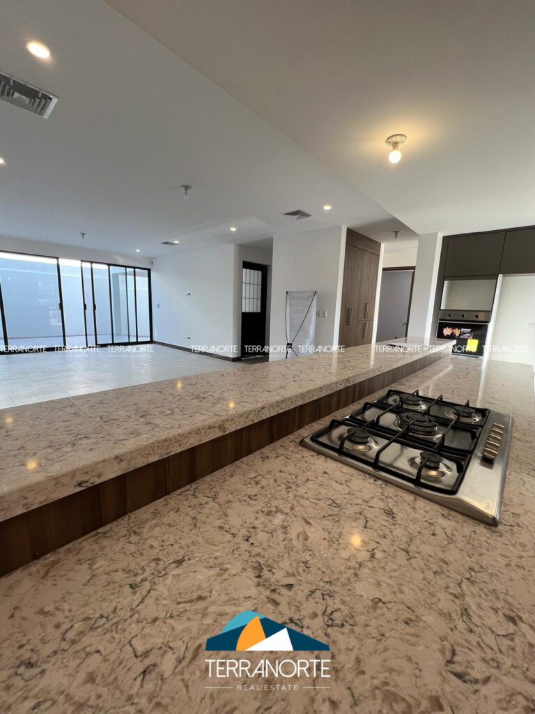 EACDAD65-0AF1-4631-B738-6FCE76F29832