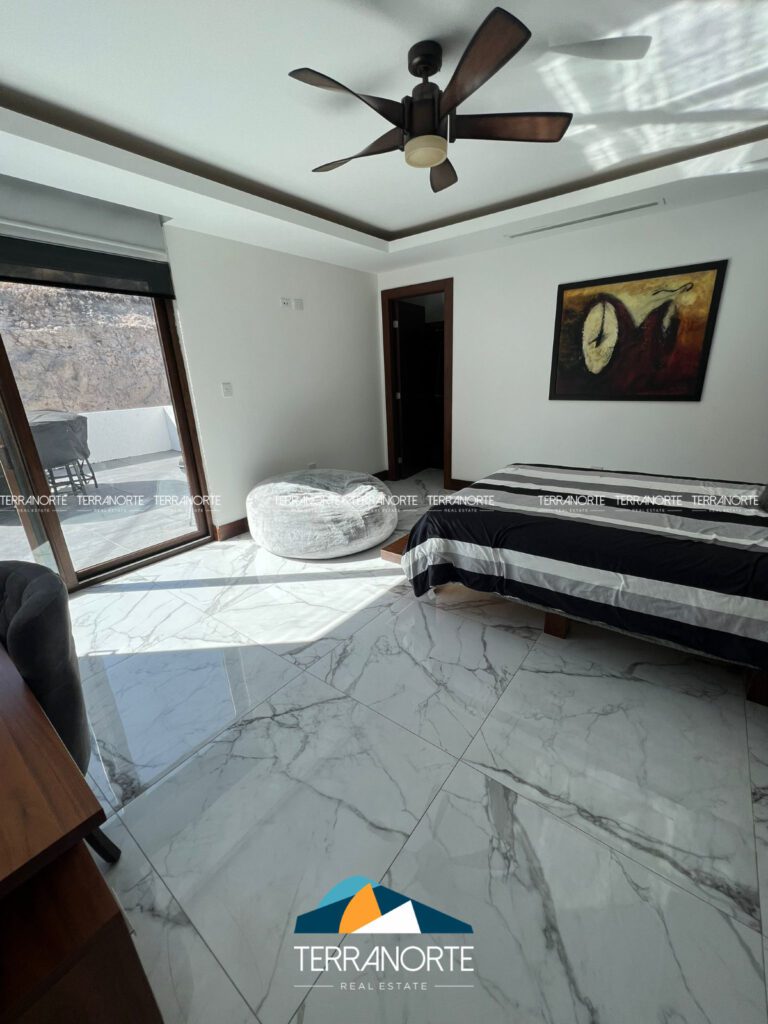 EC6D96EB-0B5B-4E4D-8AAC-C9151E06BFF8